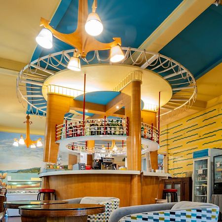 Hotel-Restaurant Le Lac 말뷔송 외부 사진